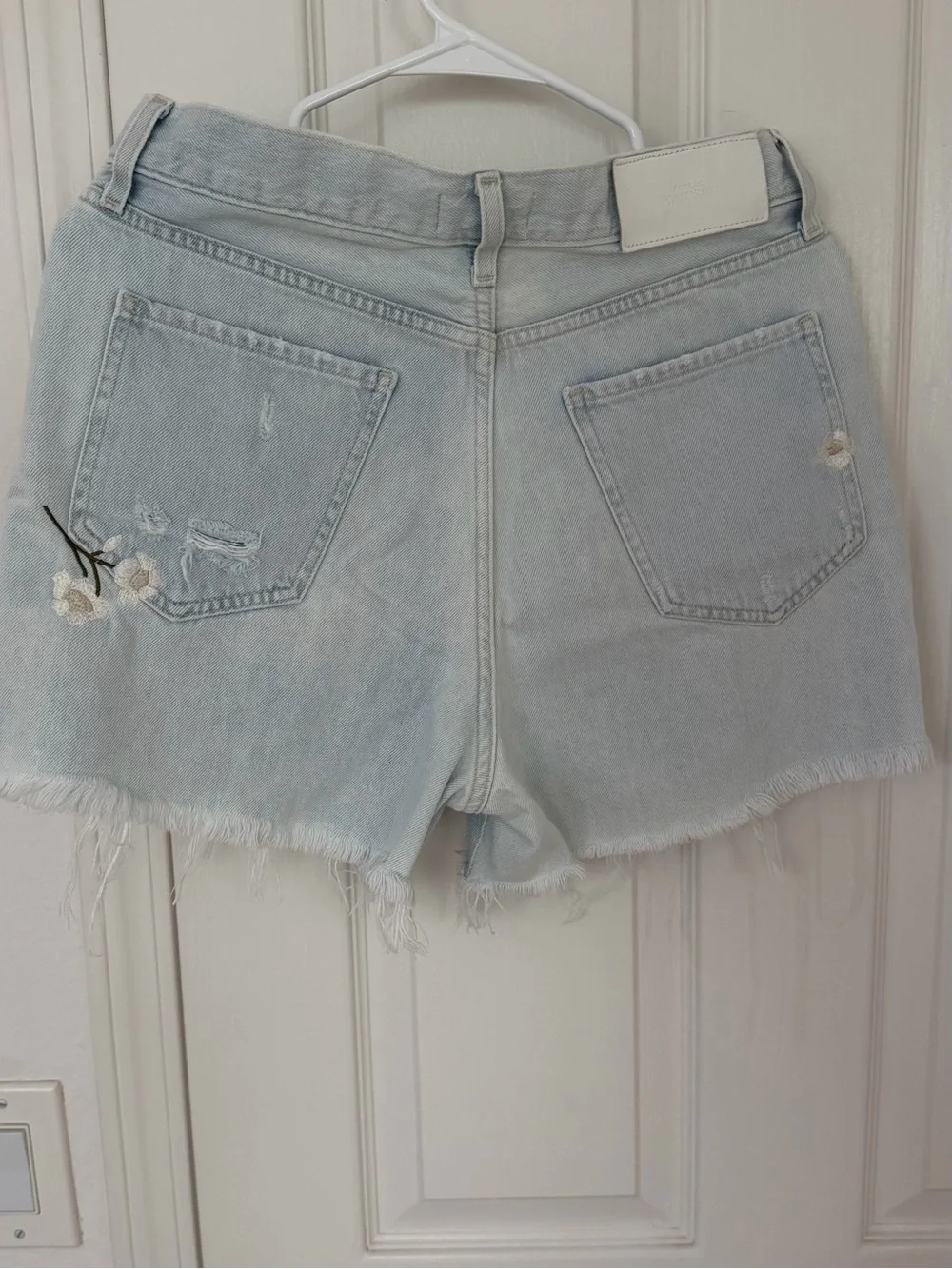 7 For All Mankind Light Blue Denim Shorts with White Floral Embroidery - Picture 3 of 3
